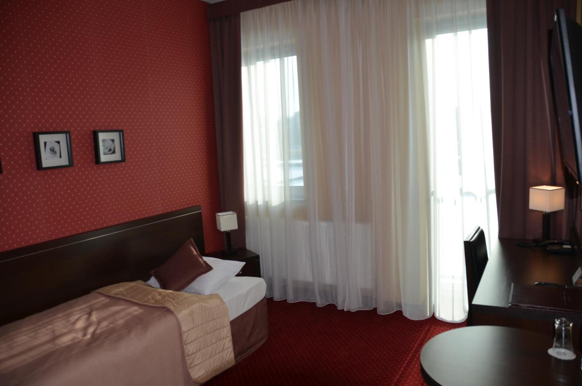 Hotel Pik ميكولو الغرفة الصورة