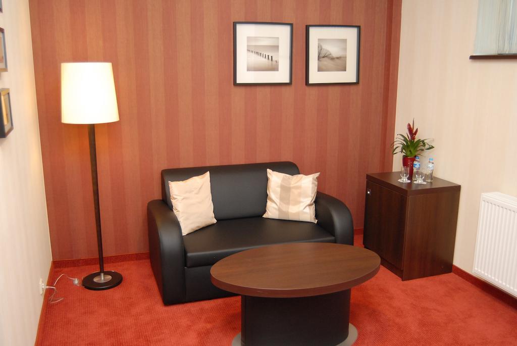 Hotel Pik ميكولو الغرفة الصورة